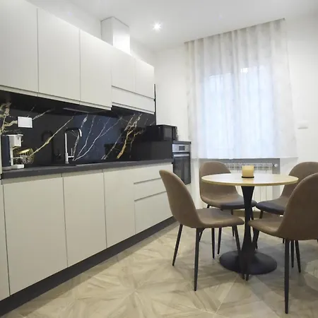 Windmill Apartman *